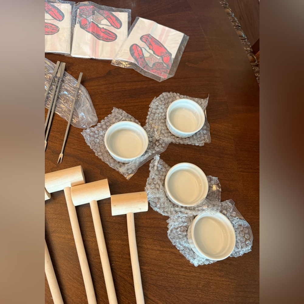 24pc Lobster Bake Crab Shellfish Seafood Tool Kit - for 4 w/Mallets and Crackers - Picture 3 of 9